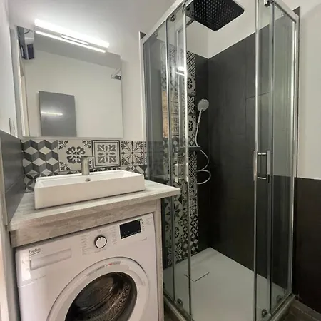 Apartament Studio Avec Terrasse *